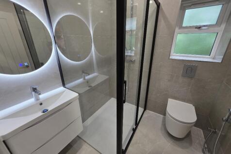 En-suite Shower Room 2