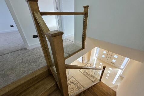 Landing to Hallway