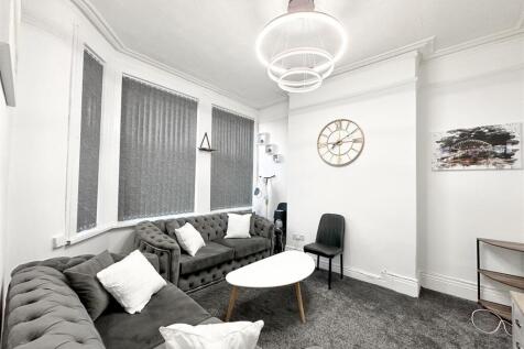 Staycasa Accommodation Manchester Carrill  2024AUG