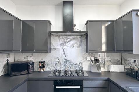 Staycasa Accommodation Manchester Carrill  2024AUG