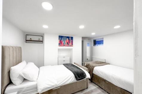 Staycasa Accommodation Manchester Carrill  2024AUG