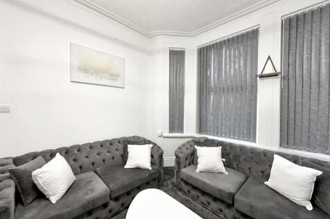 Staycasa Accommodation Manchester Carrill  2024AUG