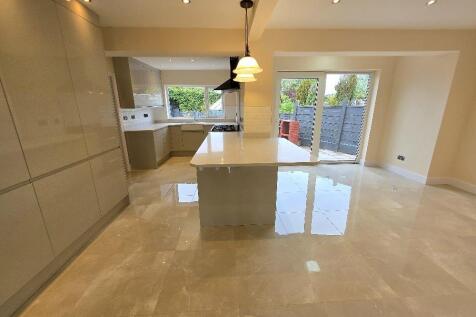 Open-plan Kitchen/Dining