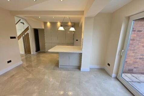 Open-plan Kitchen/Dining