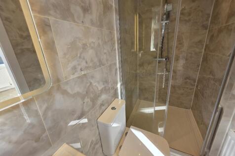 En-suite Shower Room/WC