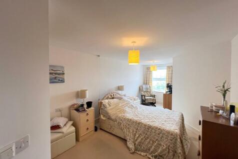 Bedroom One.jpg