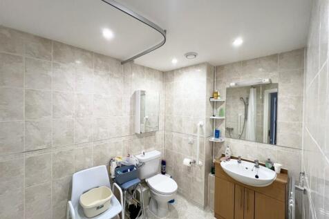 Bathroom.jpg