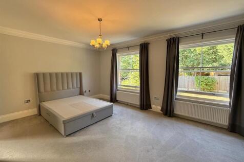 Bedroom 1.jpg