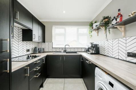 50 Ladycroft Way-6_web.jpg