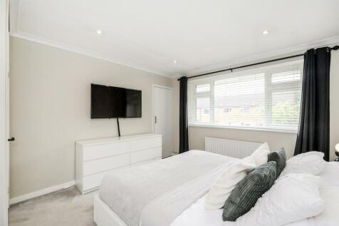 50 Ladycroft Way-4_web.jpg