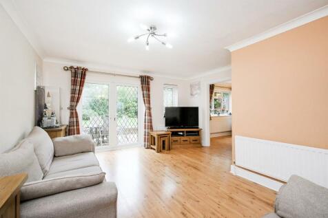 9 Goldfinch Close-17_web.jpg