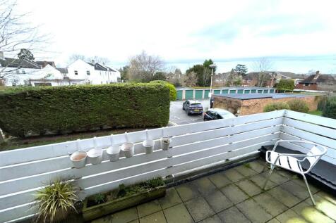PRIVATE BALCONY