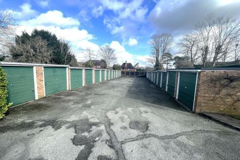 COMMUNAL GROUNDS &amp; GARAGES