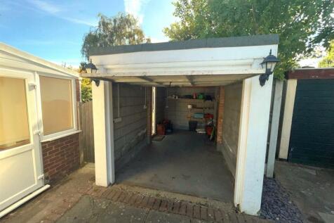 DETACHED GARAGE