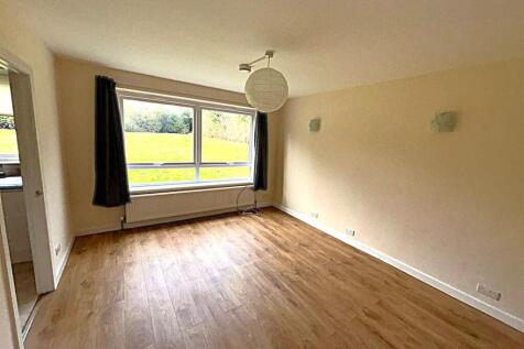 LOUNGE/BEDROOM AREA