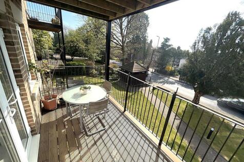 PRIVATE BALCONY