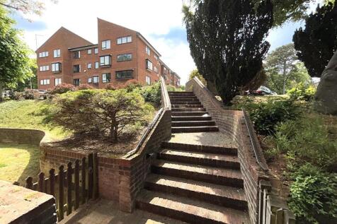 COMMUNAL ENTRANCE