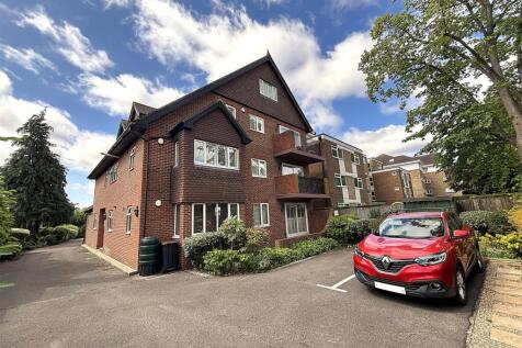 COMMUNAL GROUNDS, GARAGE &amp; PARKING