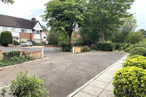 COMMUNAL GROUNDS, GARAGE &amp; PARKING