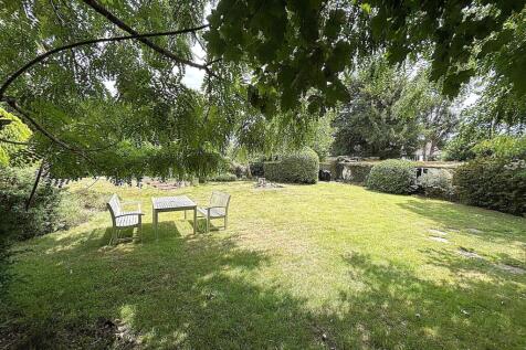 COMMUNAL GARDENS