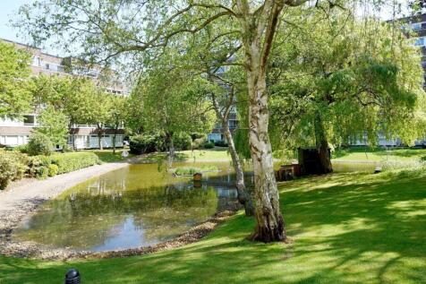 COMMUNAL GROUNDS
