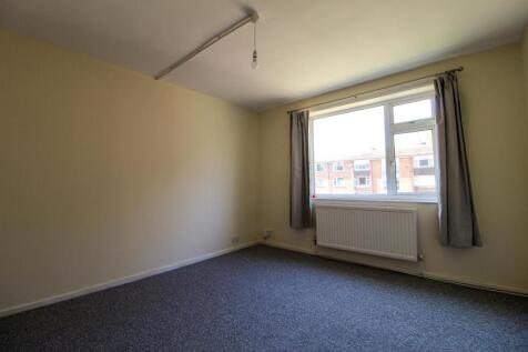 Bedroom 1 (2)