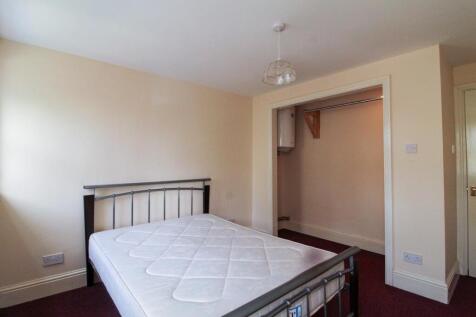 Bedroom 1 (2)