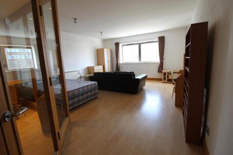 Lounge/ Kitchen 2