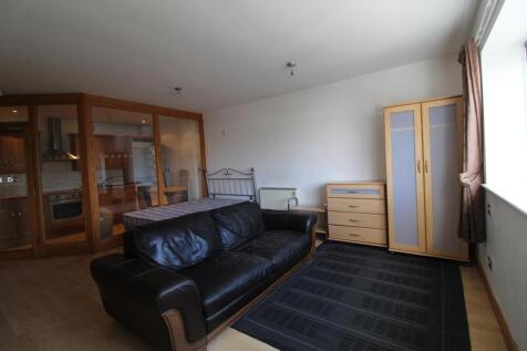 Lounge/ Kitchen 3