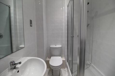 Ensuite bedroom 1