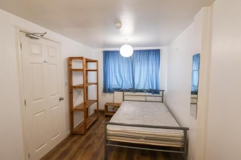 Bedroom 1 (2)
