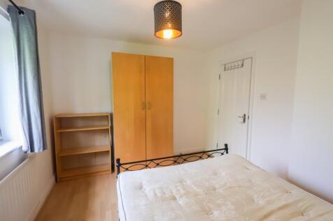 Bedroom 1 (2)