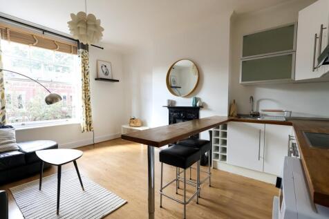 Kitchen  Lounge