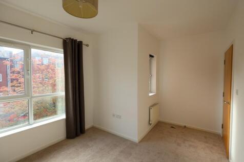 Bedroom 2 (2)