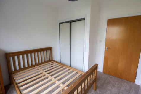 Bedroom 1 (2)