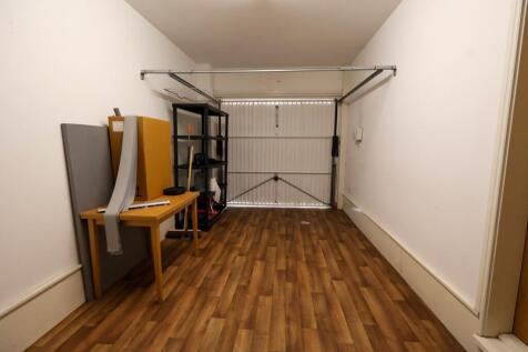 Garage (2)