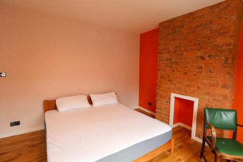 Bedroom 1 (2)