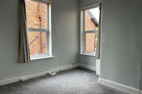 Bedroom 1 (2)