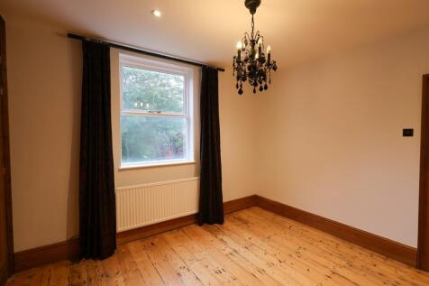 Bedroom 1 (2)