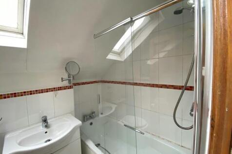 Bathroom 2 (Second Floor)