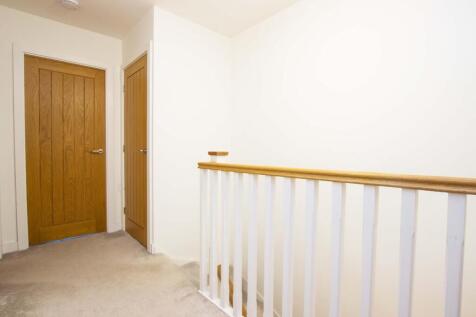 Fern Crescent (20).jpg