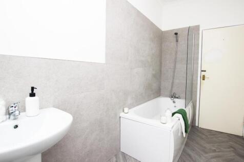 bathroom .jpg