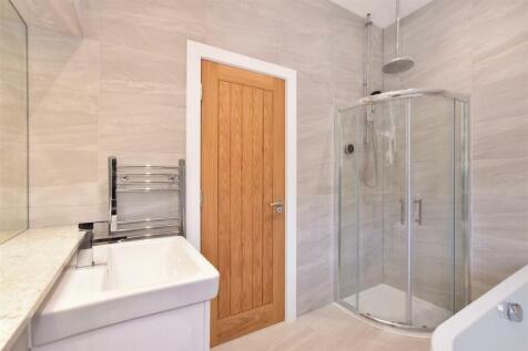ensuite.jpg