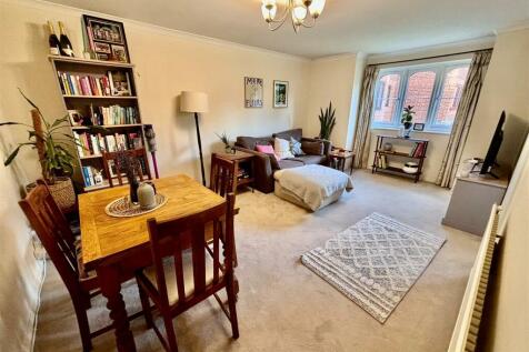 living room 1.jpg