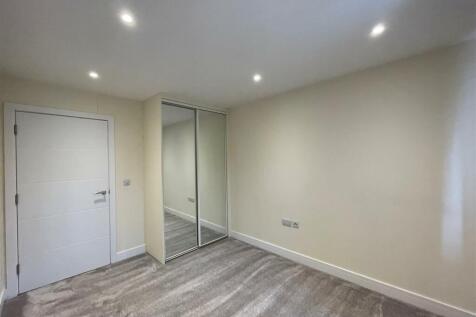 bedroom2.jpg