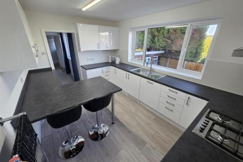 kitchen new 2.jpg