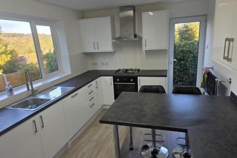 kitchen new 1.jpg