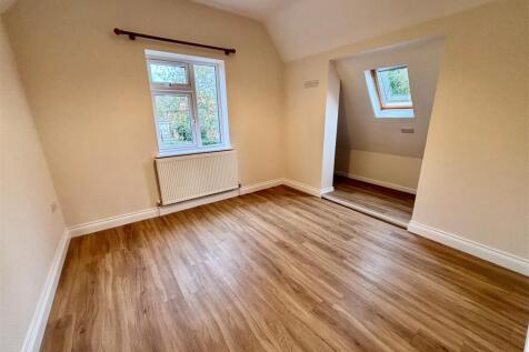 bedroom 3.jpg