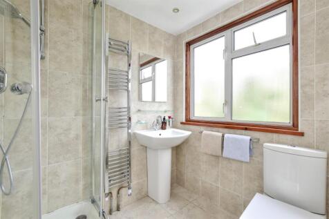 ensuite.jpg
