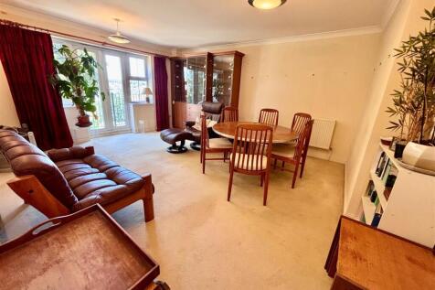 living room 1.jpg